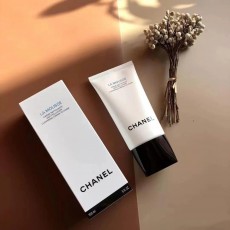 Chanel 山茶花系列洗面奶